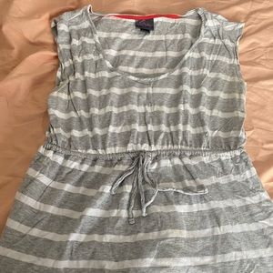 Short sleeve maternity shirt